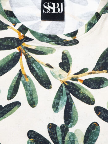 loose fit tee olive branch pattern closeup &bull; Sassa Björg