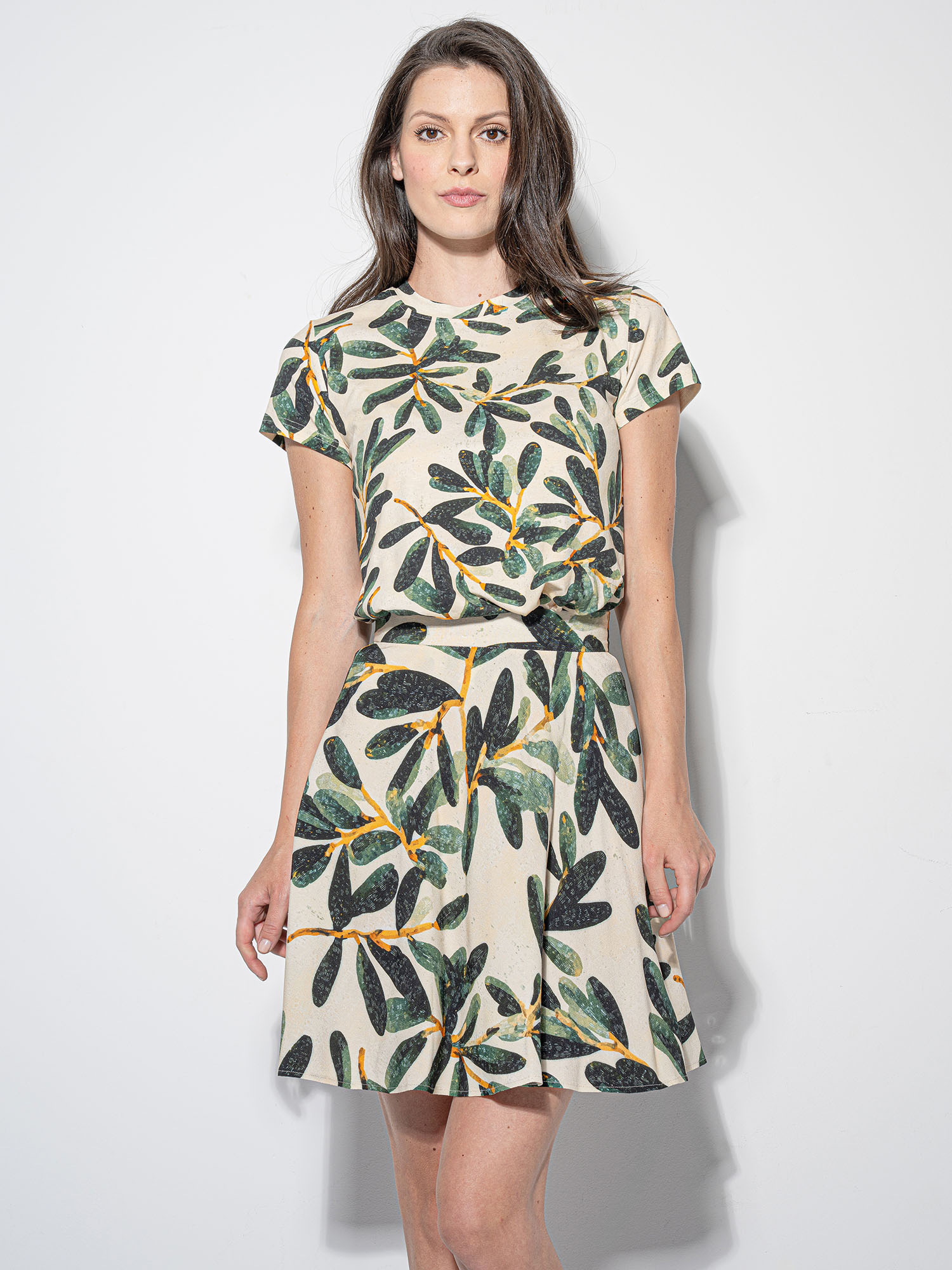 loose fit tee olive branch pattern &bull; Sassa Björg