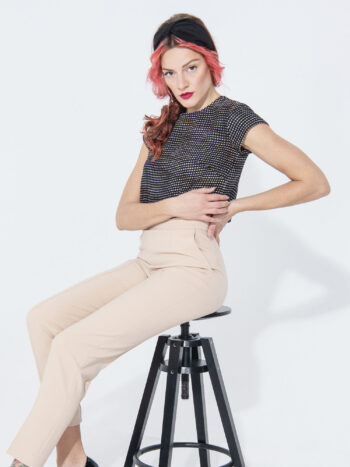 beige pencil pants narrow leg sitting • Sassa Björg