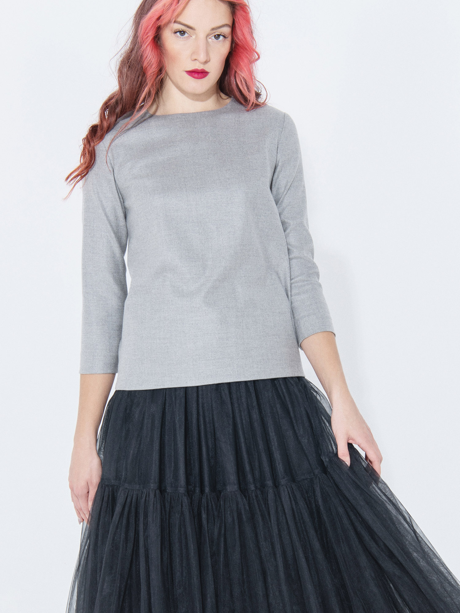 gray minimal blouse with zipper • Sassa Björg